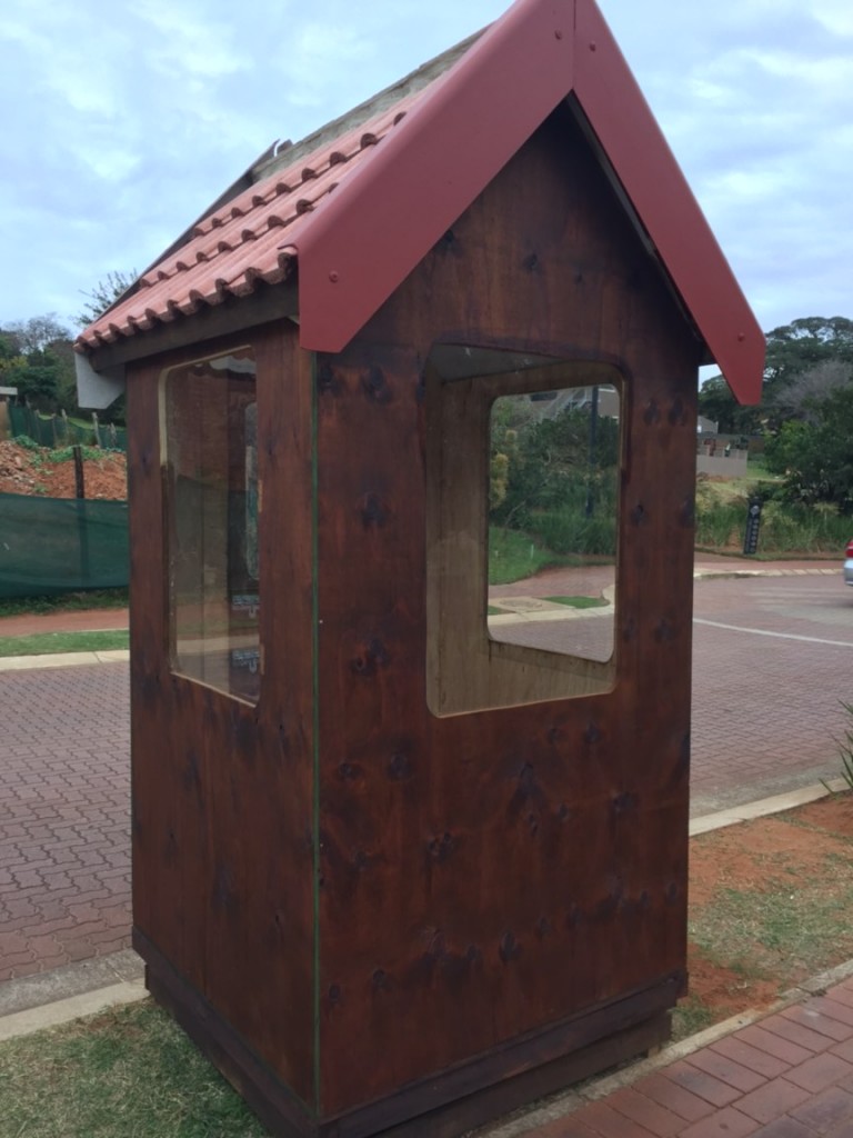 1.2m x 1.2m tiled roof